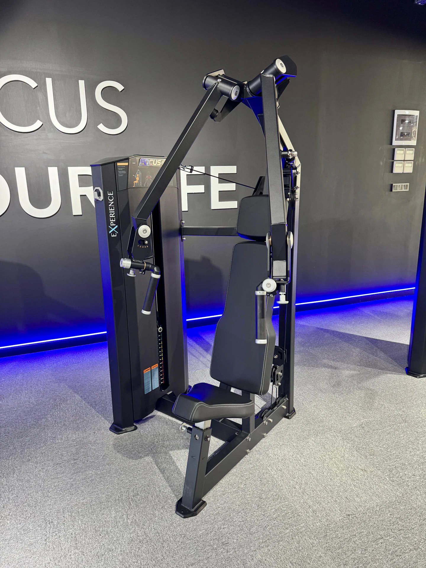 EX-1006 Chest Press ile Güçlü Göğüs Antrenmanı