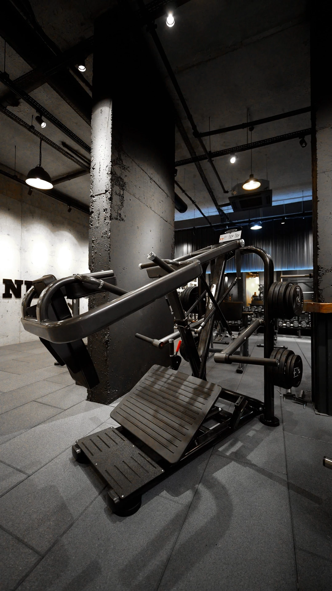 Pendulum Squat mı Hack Squat mı? Hangisi Daha İyi?